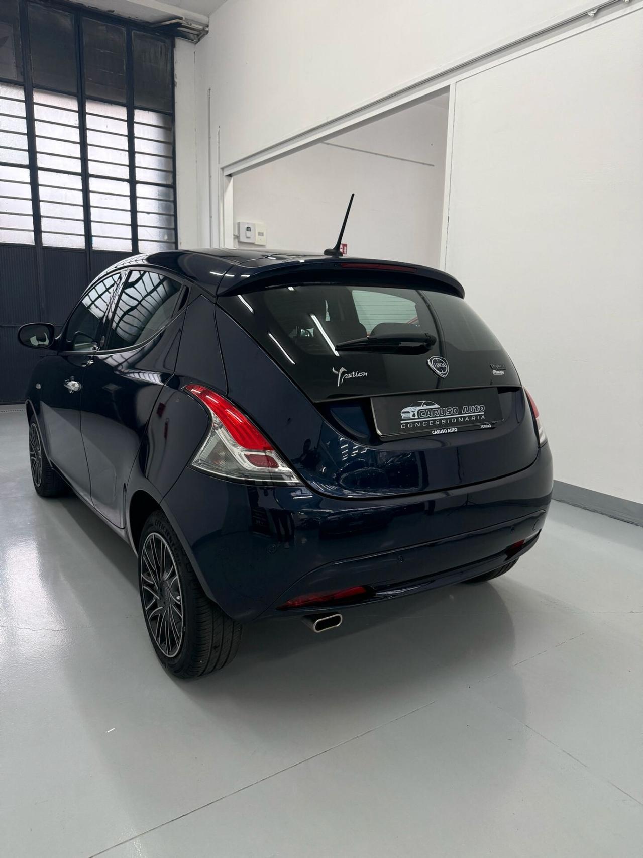 Lancia Ypsilon 1.0 FireFly 5 porte S&S Hybrid Ecochic Gold