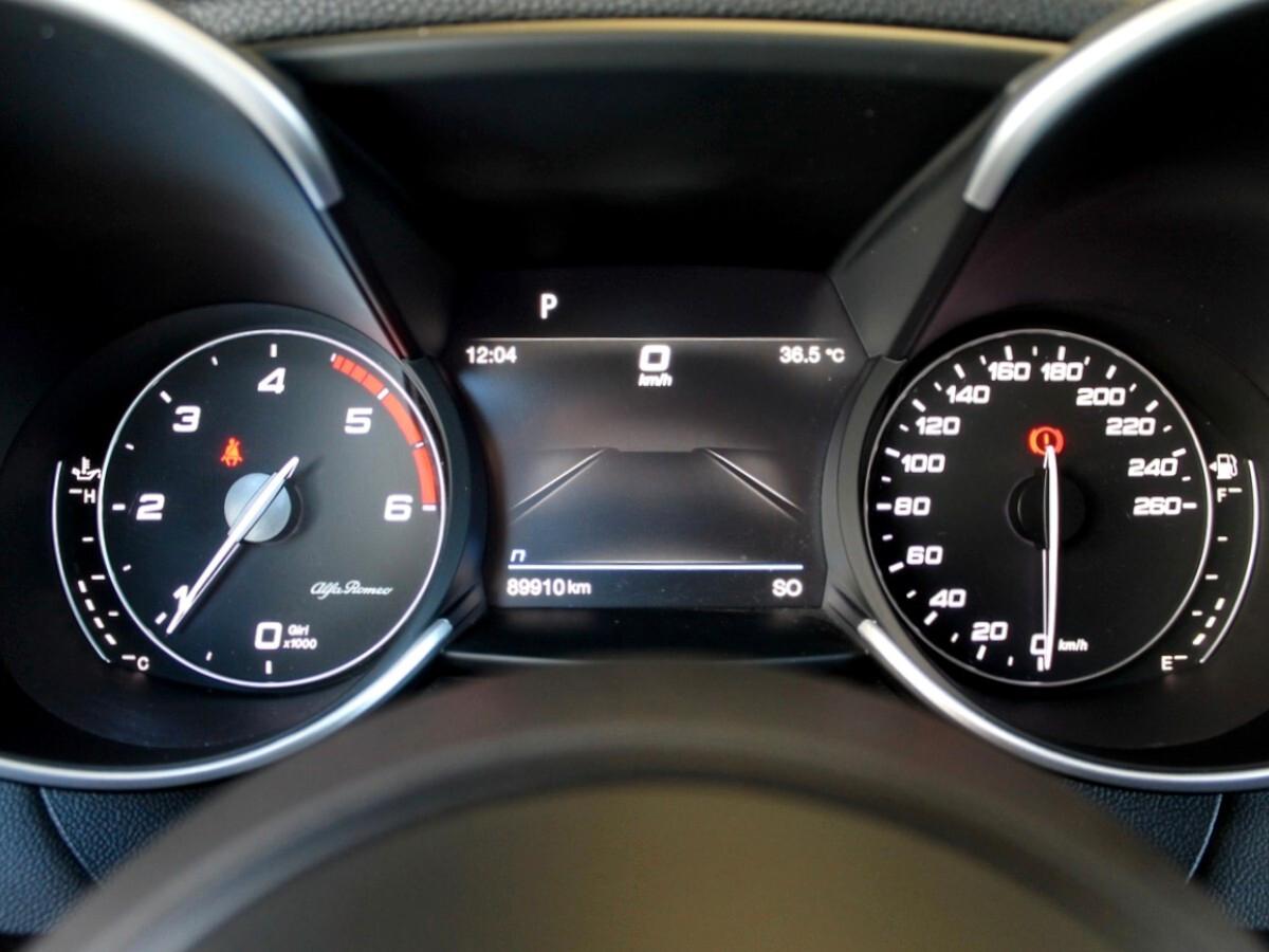 Alfa Romeo Giulia 2.2 Turbodiesel 190 CV AT8 Business Navi PREZZO REALE UNIPRO IVA DEDUCIBILE