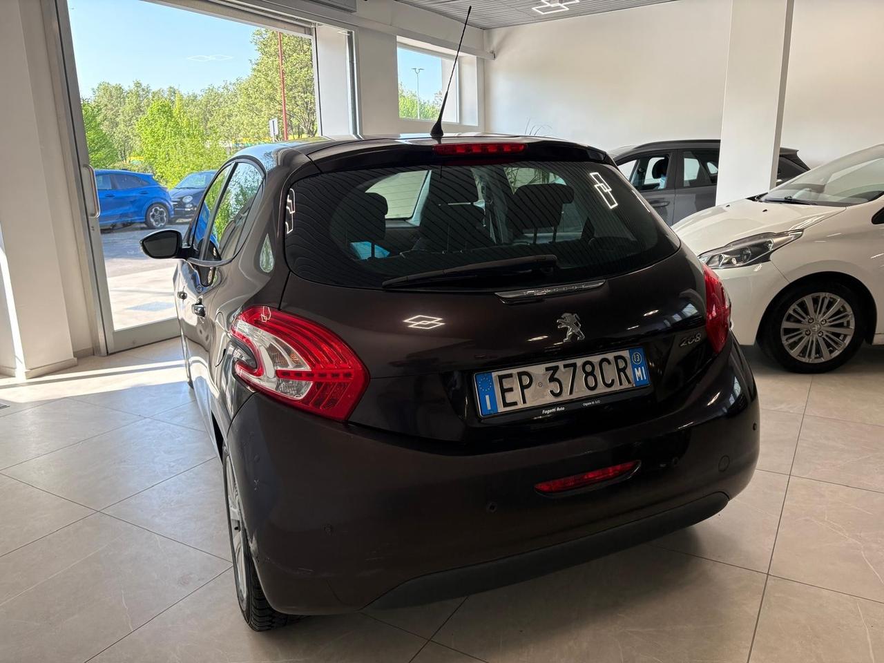 Peugeot 208 1.4 HDi 68 CV 5 porte Allure