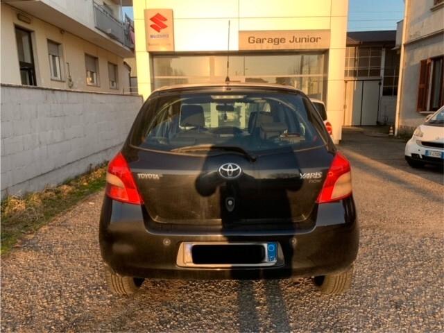 Toyota Yaris 1.0 5 porte NEOPATENTATI !!