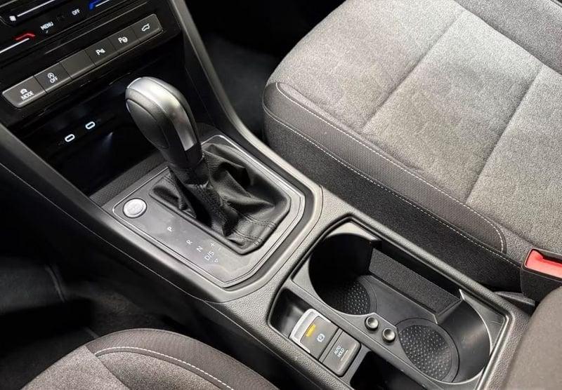 Volkswagen Touran 2.0 TDI SCR DSG R-LINE IQ LED MATRIX NAVI CAMERA COCKPIT