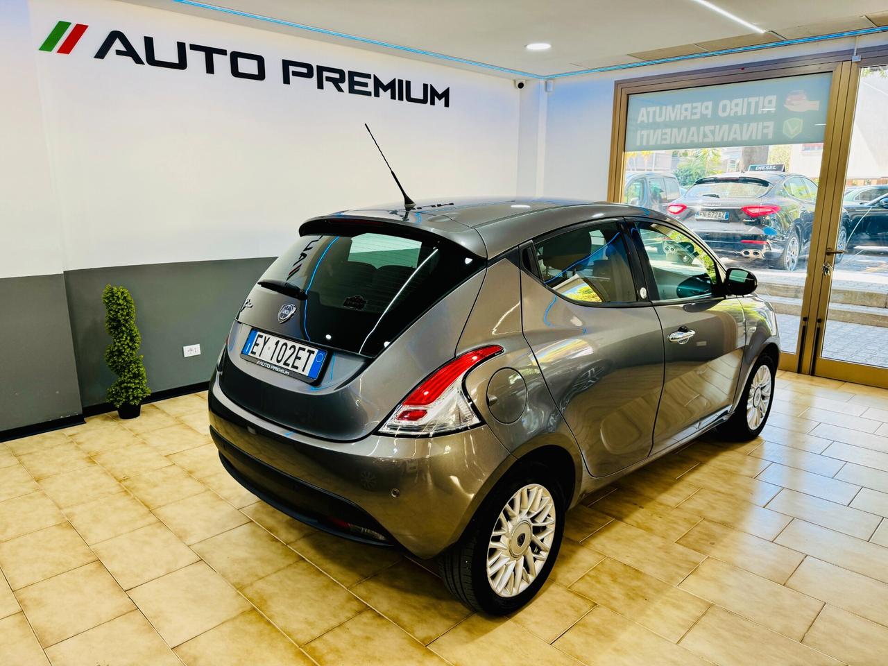 Lancia Ypsilon 1.2 BENZ/GPL 69 CV 5 porte