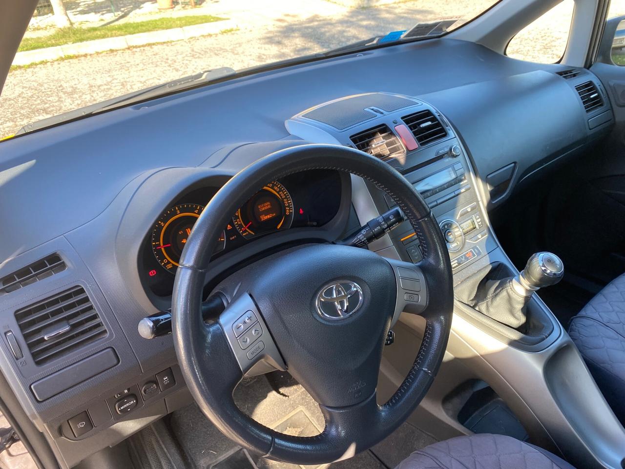 Toyota Auris 2.2 D - Versione Introvabile