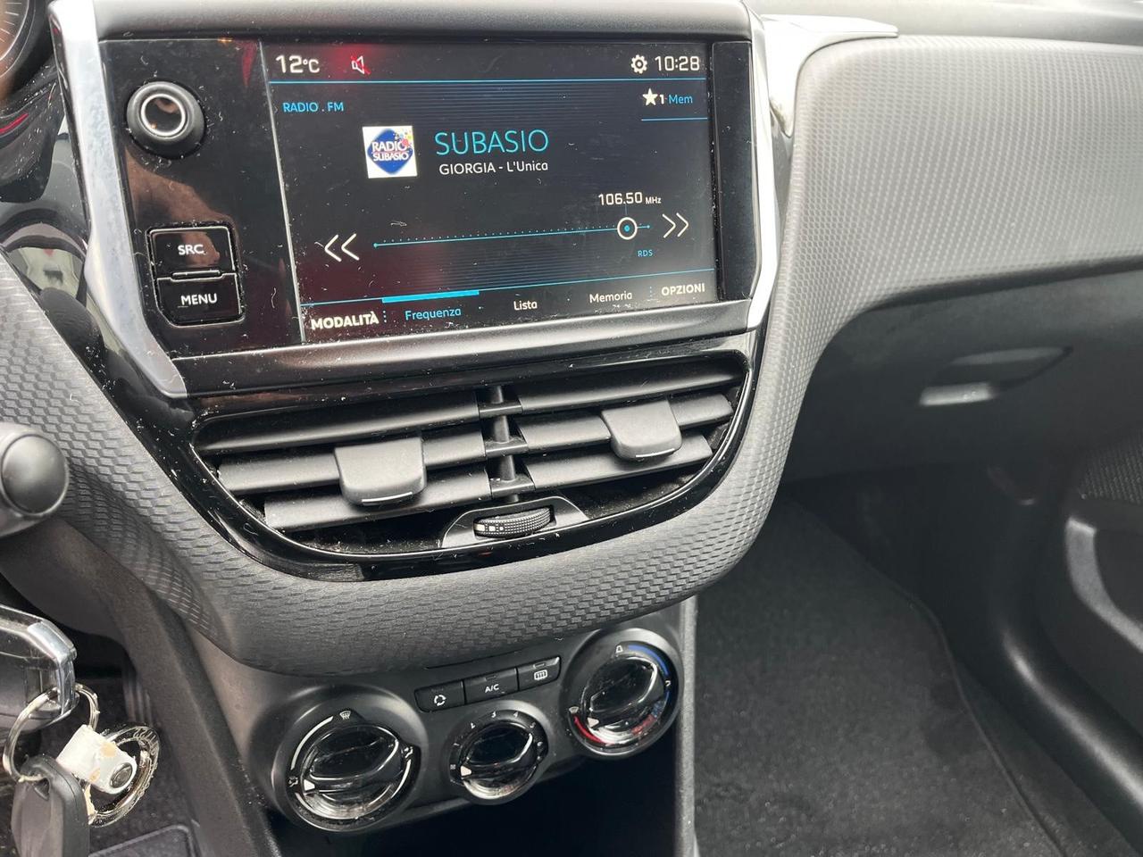 Peugeot 2008-1.6 blue hdi-full-2018