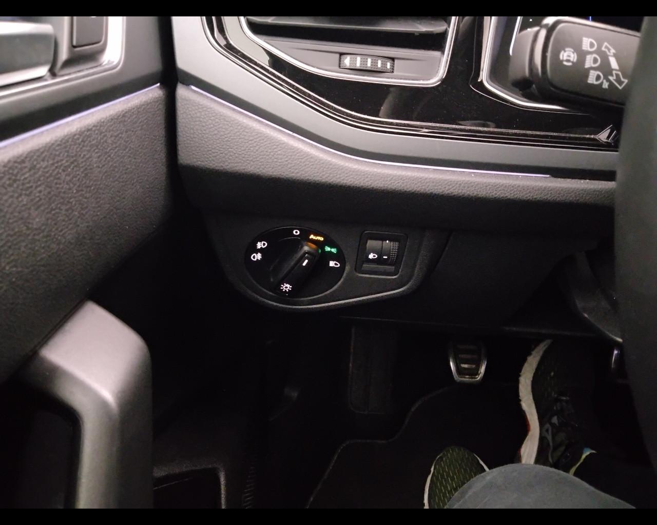 VOLKSWAGEN Taigo - Taigo 1.0 tsi R-Line 115cv