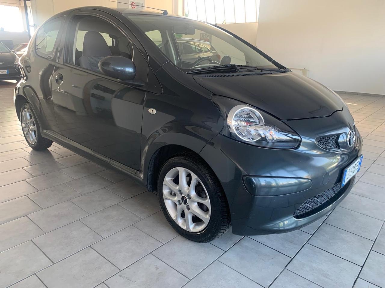Toyota Aygo 1.0 12V VVT-i 3 porte Sol