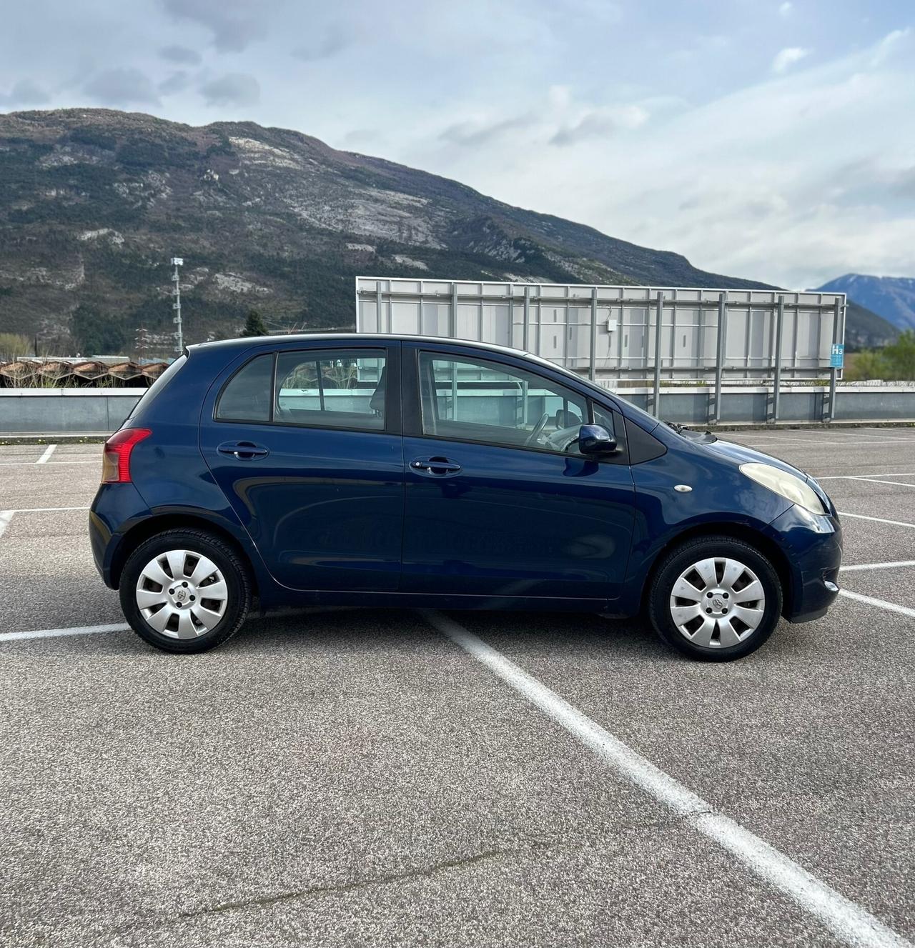 Toyota Yaris 1.0 5 porte Edizione SOL Neopatentati