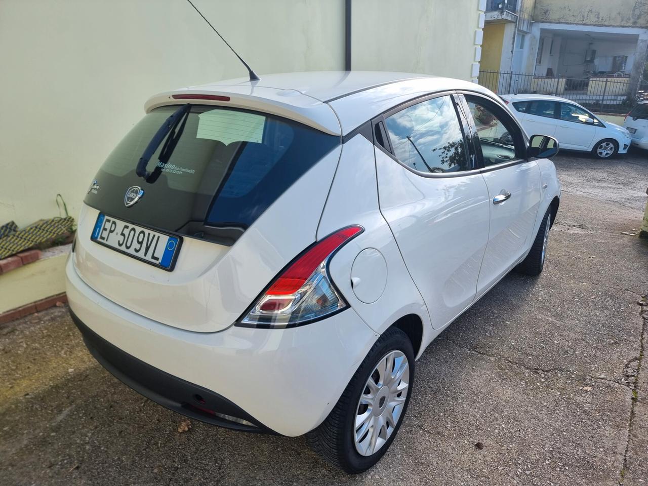 Lancia Ypsilon 1.3 MJT 16V 95 CV 5 porte S&S Silver