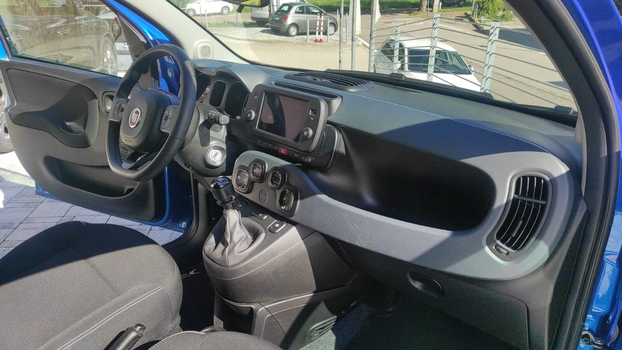 FIAT PANDA CITY CROSS 1.0 IBRIDA 70CV BLU ITALIA