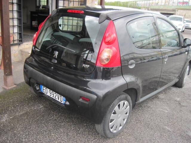Peugeot 107 1.0 5 porte NEOPATENTATI