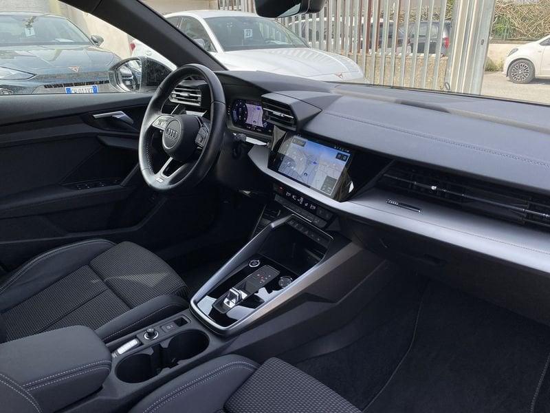 Audi A3 A3 SPB S Line interno ed esterno 2.0 TDI 150CV S-Tronic 35
