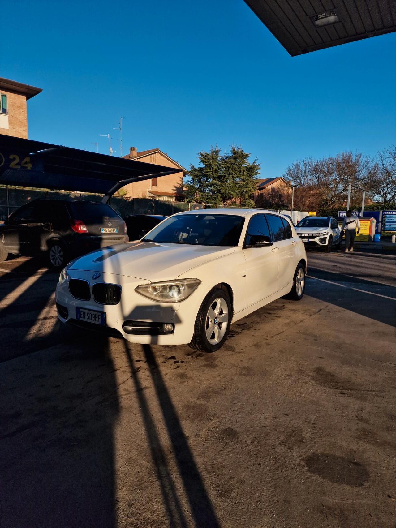 Bmw 118 118d 5p. Msport