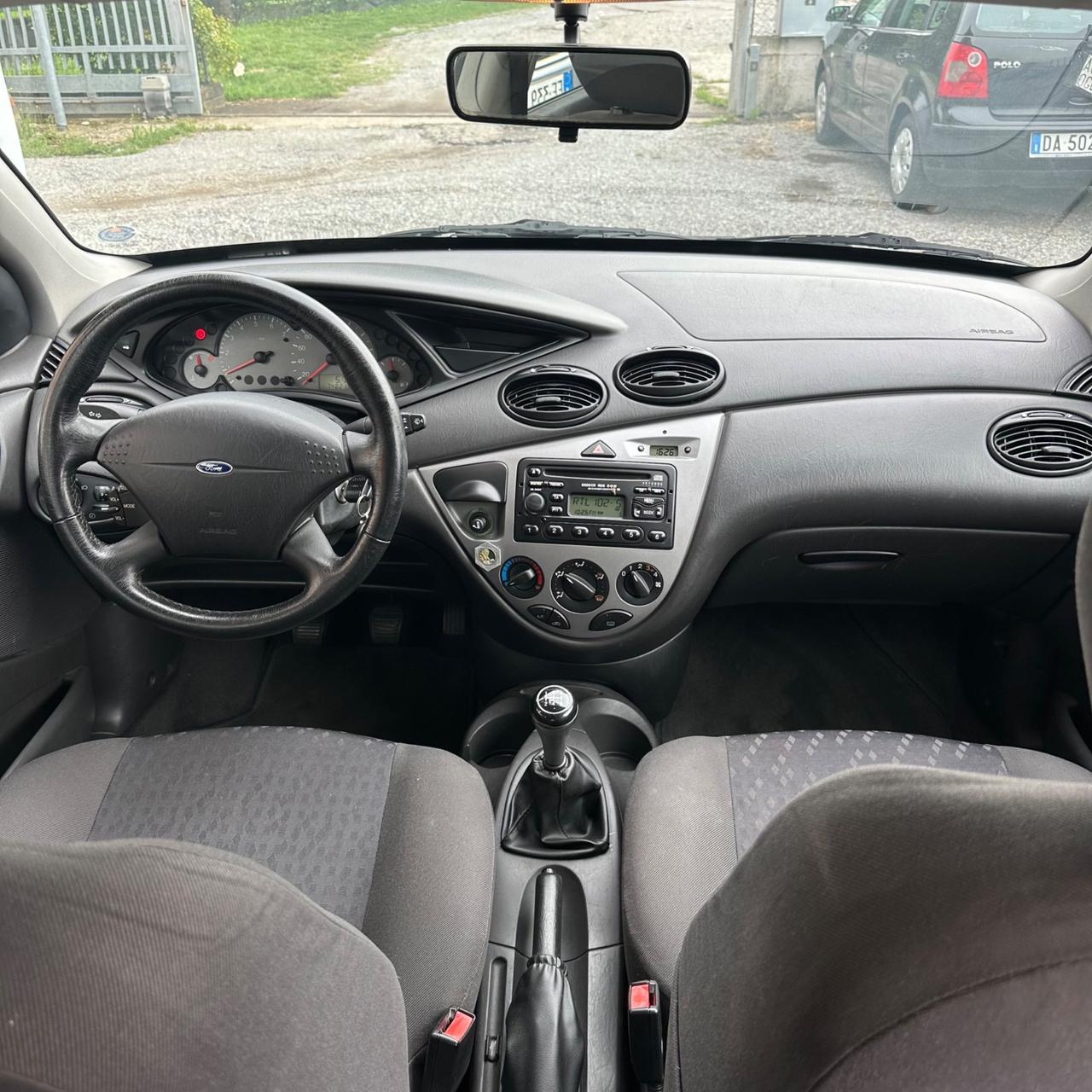 Ford Focus 1.6i 16V cat 5p. Ghia