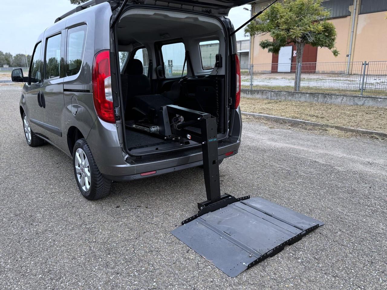 FIAT DOBLO 1.6 MJT XL PEDANA PER DISABILI