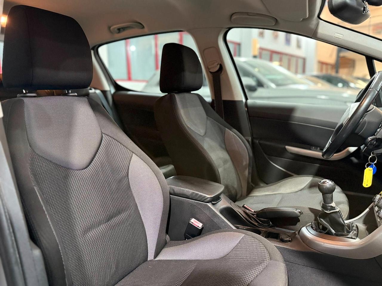 Peugeot 308 1.6 8V HDi 92CV 5p. Active 2012