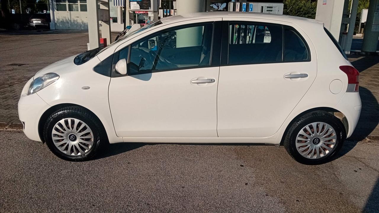 Toyota Yaris 1.0 5 porte Sol