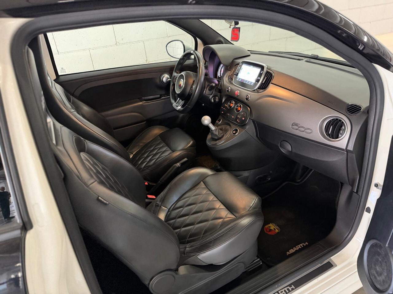 Abarth 595 1.4 Turbo T-Jet 165 CV Scorpioneoro
