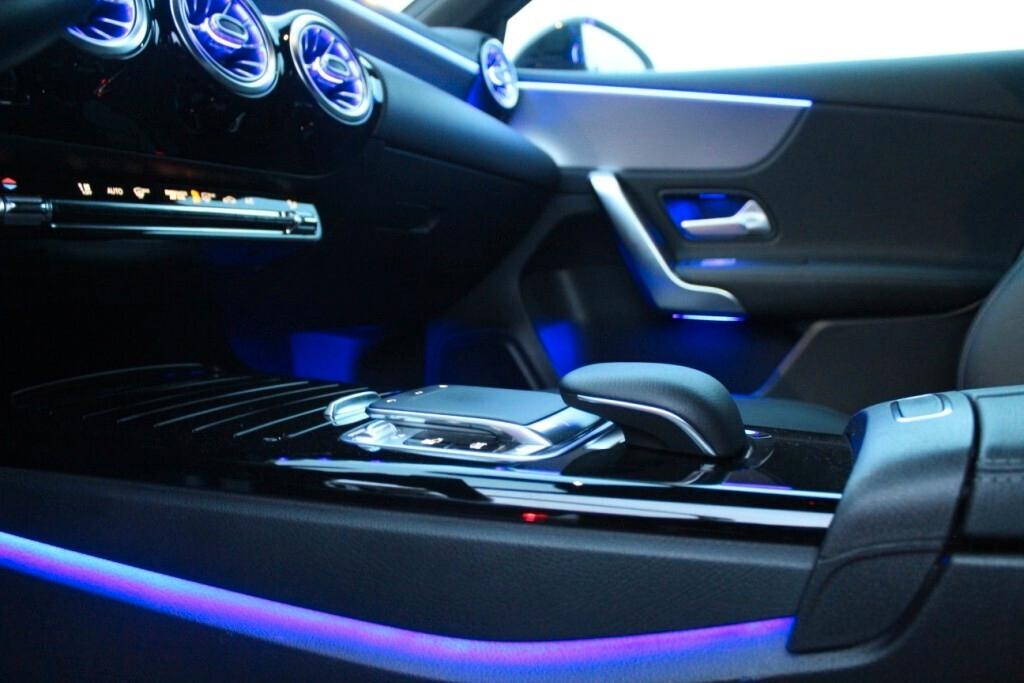 MERCEDES Classe A 200 d Aut. Sport *Luci Ambiente