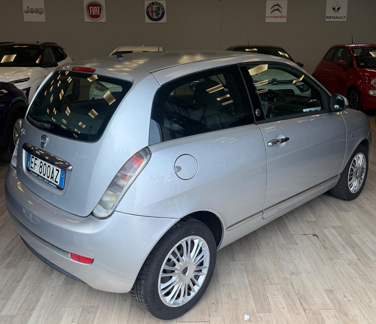 Lancia Ypsilon 1.4 Platino Ecochic GPL