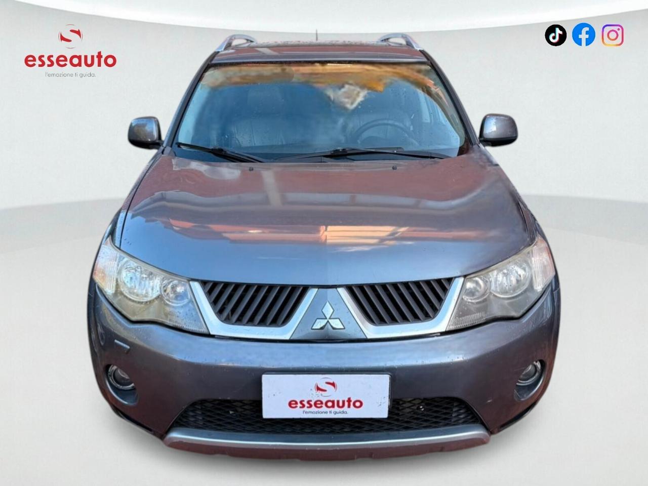 Mitsubishi Outlander 2.0 DI-D Instyle 7 p.ti DPF