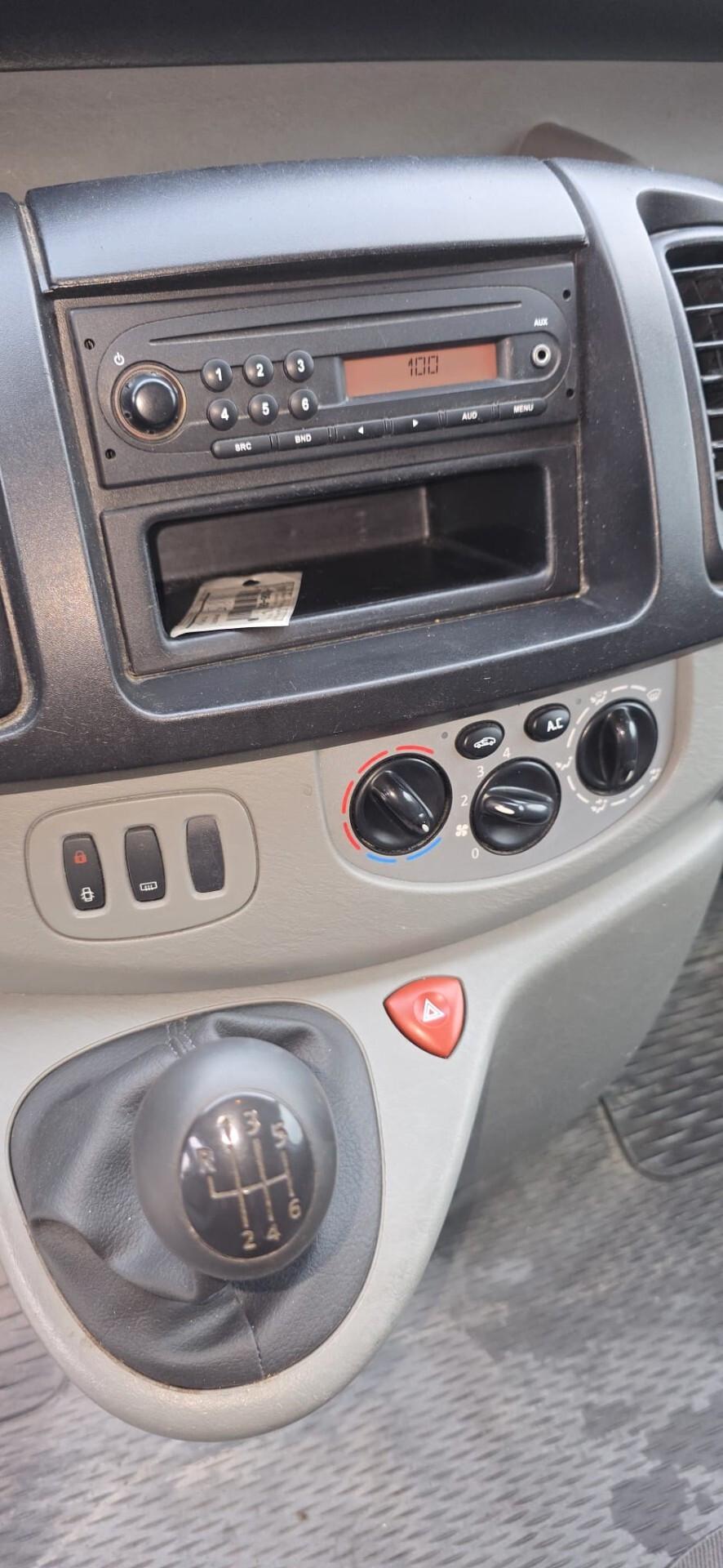 Renault Trafic T29 2.0 dCi/115 PC-TN Furgone Generique