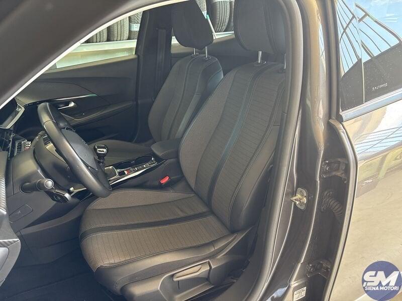 Peugeot 2008 PureTech 130 S&S Allure Pack