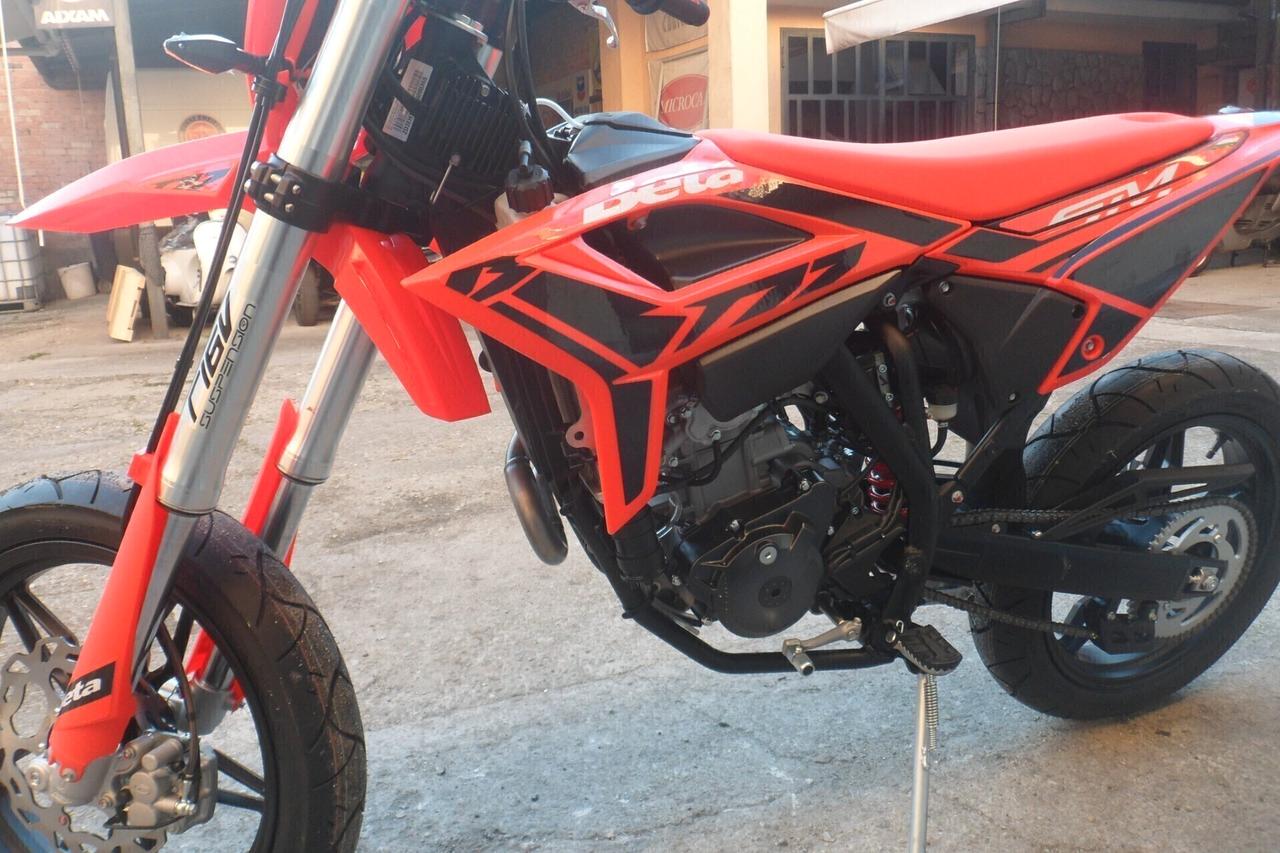 BETA RR 125 MOTARD NUOVO 2025 EURO 5 PLUS