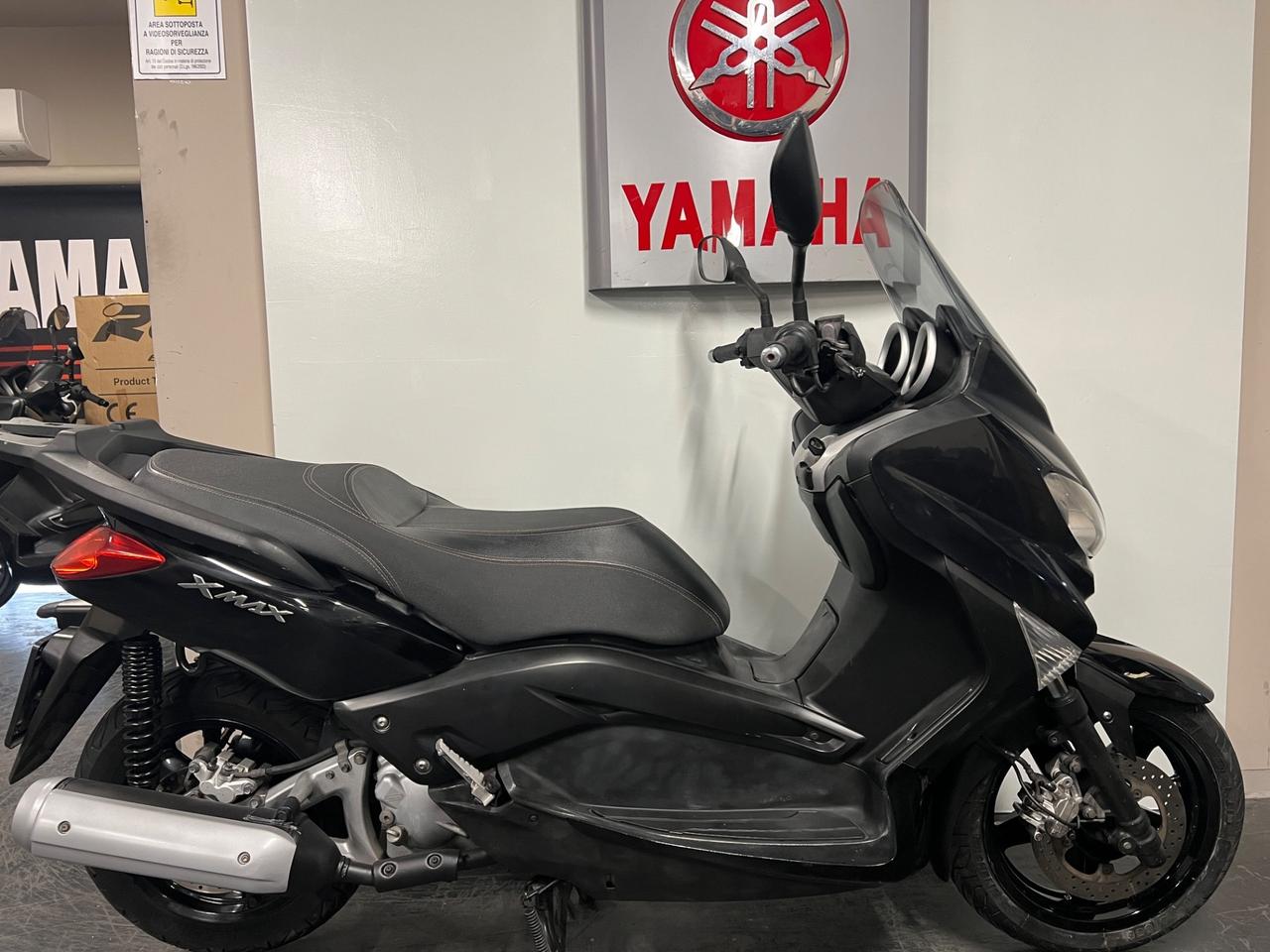 Yamaha X-Max 250