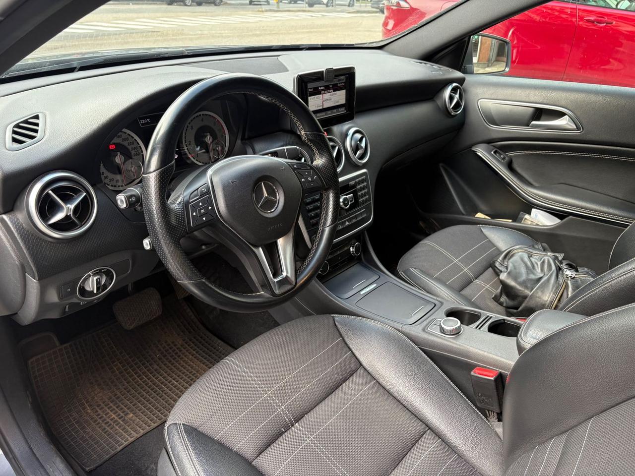 Mercedes-Benz A 200 CDI BlueEFFICIENCY Sport #5435