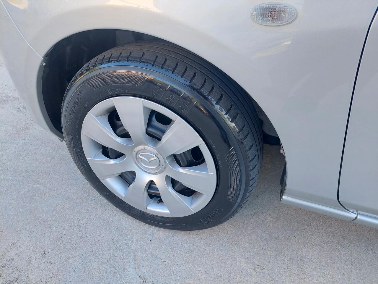 Mazda 2 1.3 16V 75CV 5porte Easy