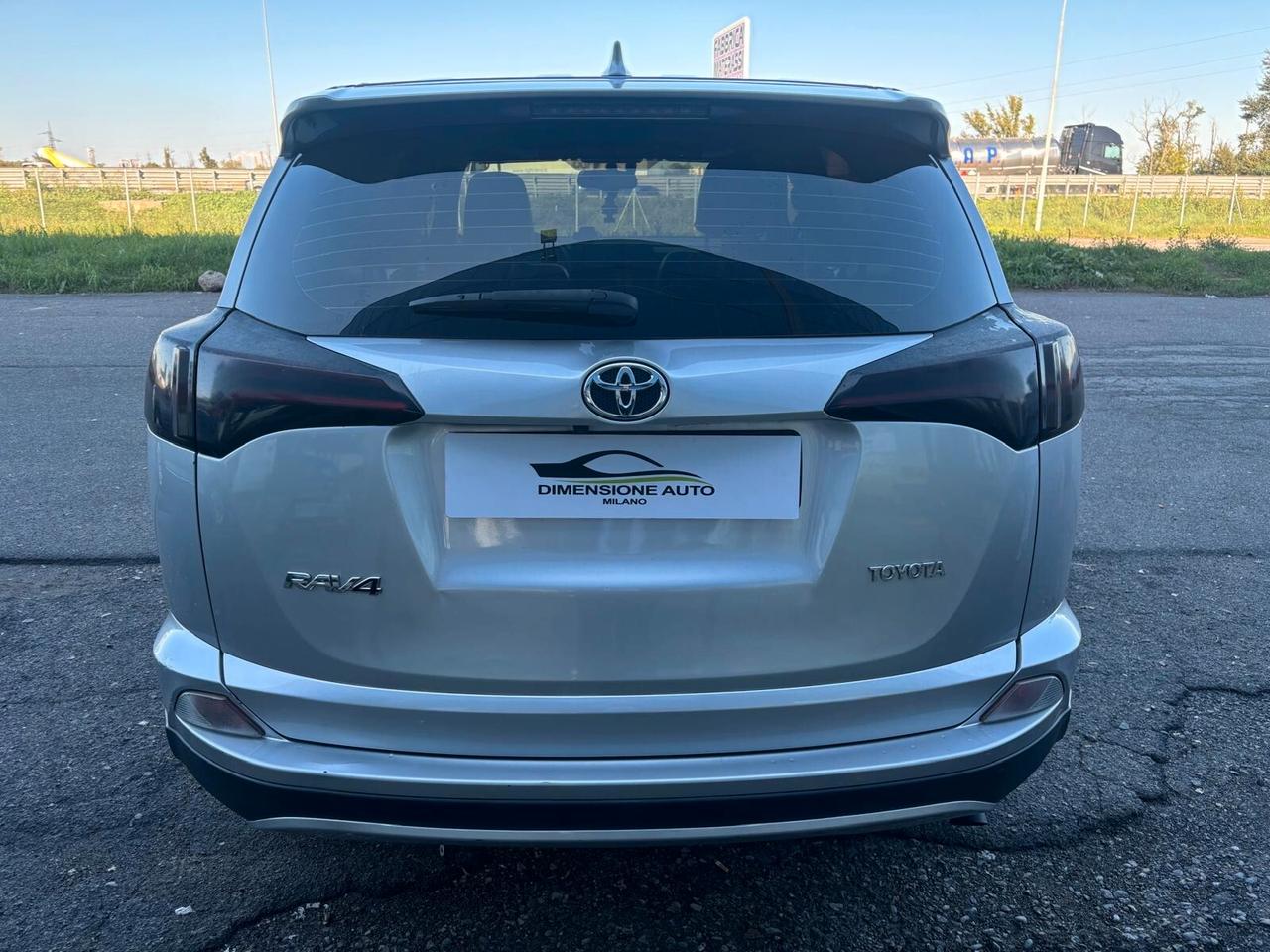 Toyota RAV 4 NEOPANTENTATO RAV4 2.0 D-4D 2WD Business