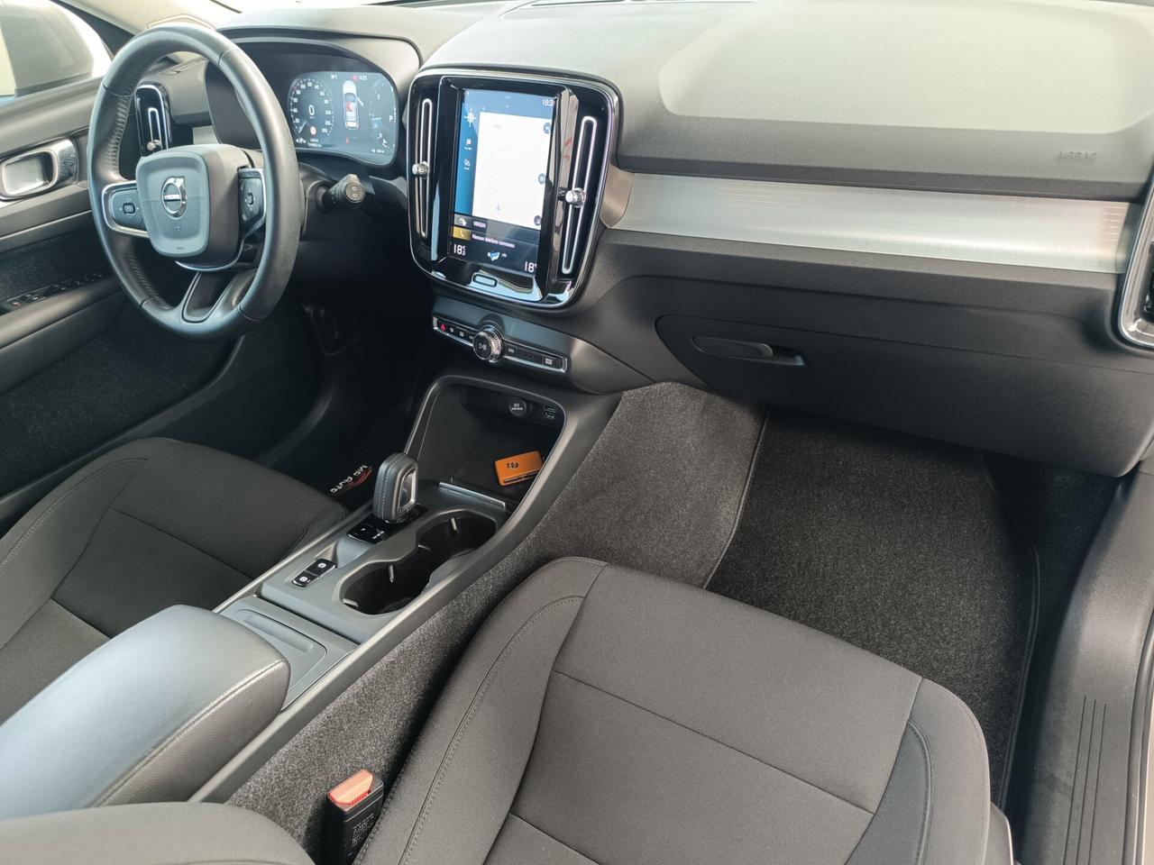 Volvo XC40 D3 AWD Geartronic Momentum Pro