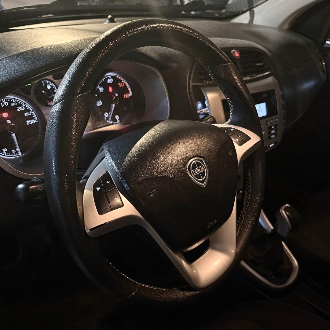 Lancia Delta 1.6 MJT DPF Silver