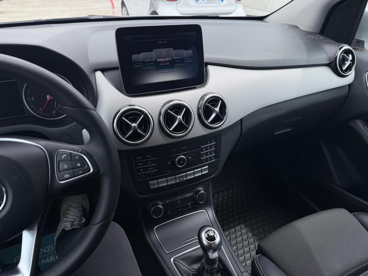 Mercedes-benz B 180 d Premium