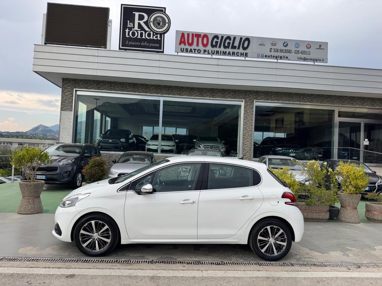 Peugeot 208 PureTech 82 5p. GPL Allure