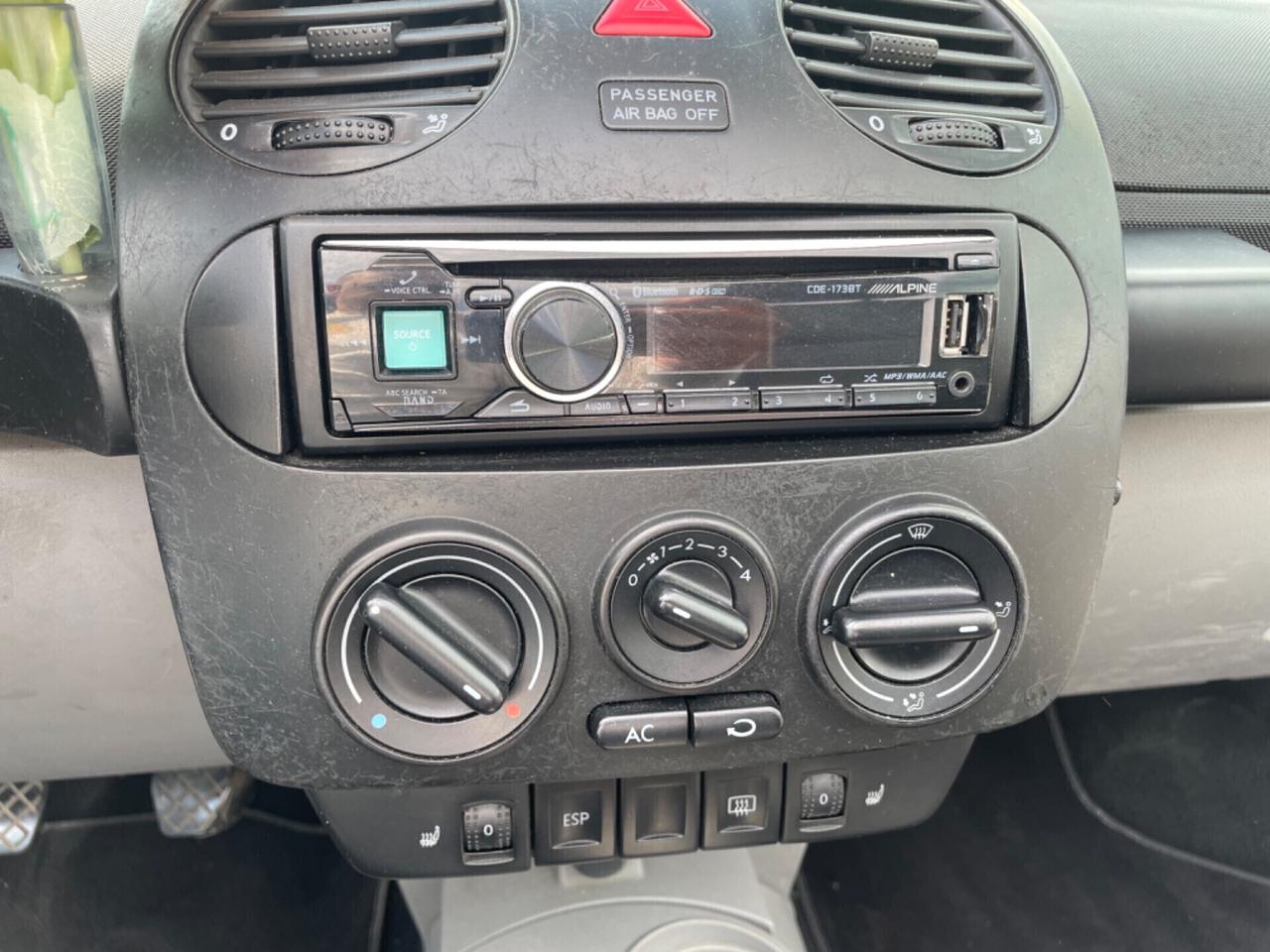 Volkswagen New Beetle / MAGGIOLONE