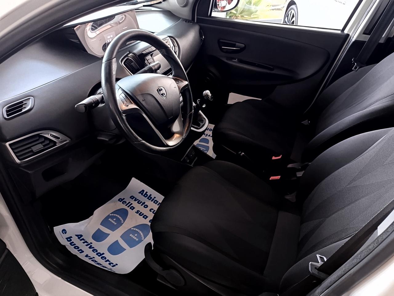 Lancia Ypsilon 1.2 69 CV 5 porte Gold