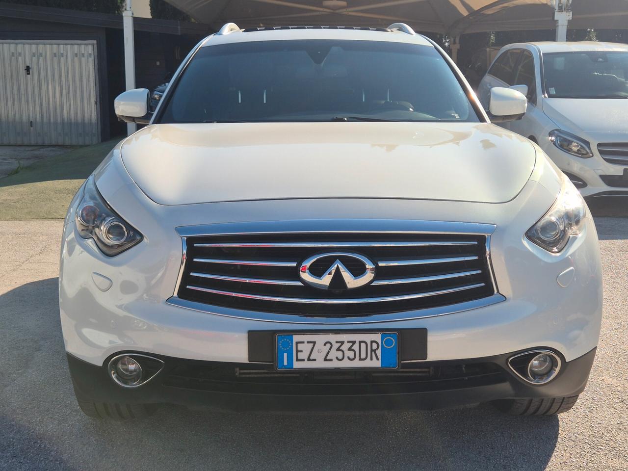 Infiniti QX70 3.0 diesel V6 AT S Premium
