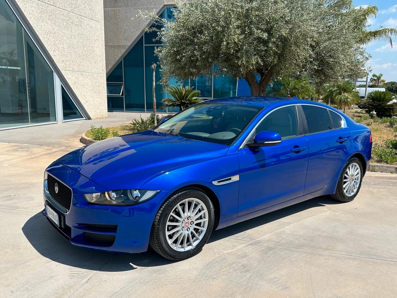 Jaguar XE Prestige 163cv offerta T-Stock prezzo imperdibile