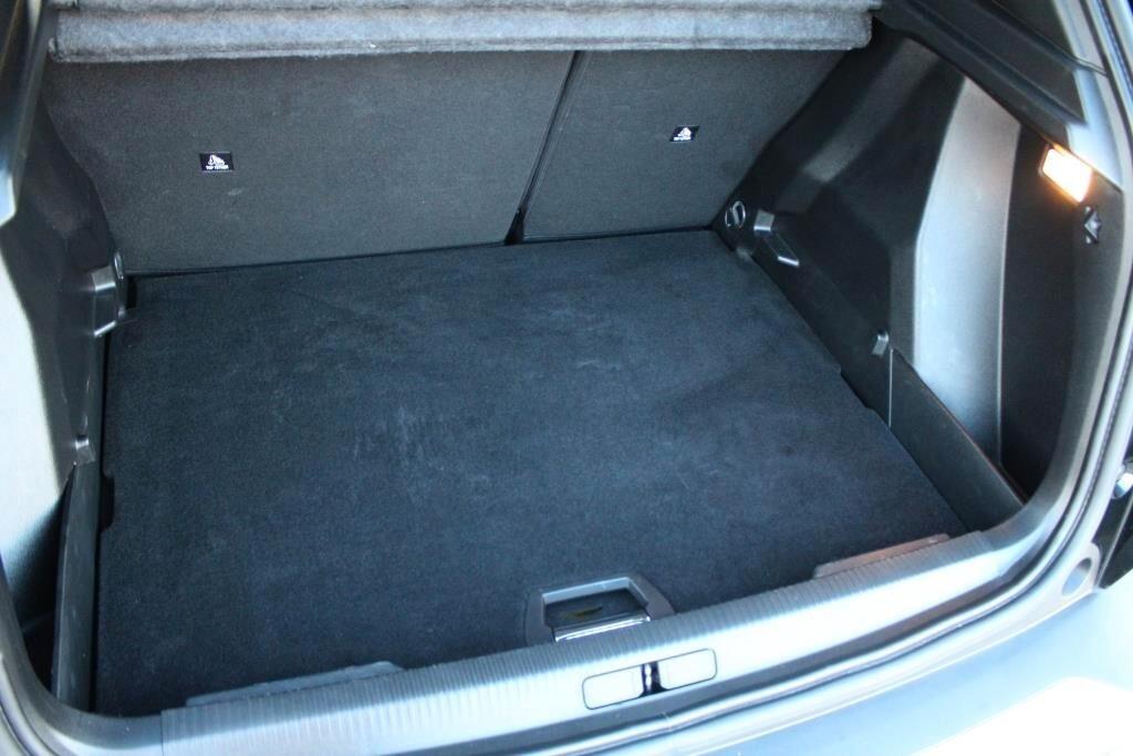 PEUGEOT 2008 1.5 BlueHDi 110 CV *LED *Carplay