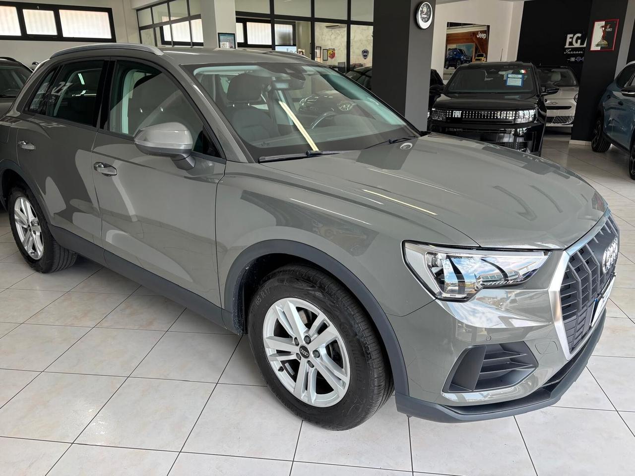 Audi Q3 35 TDI S tronic Business