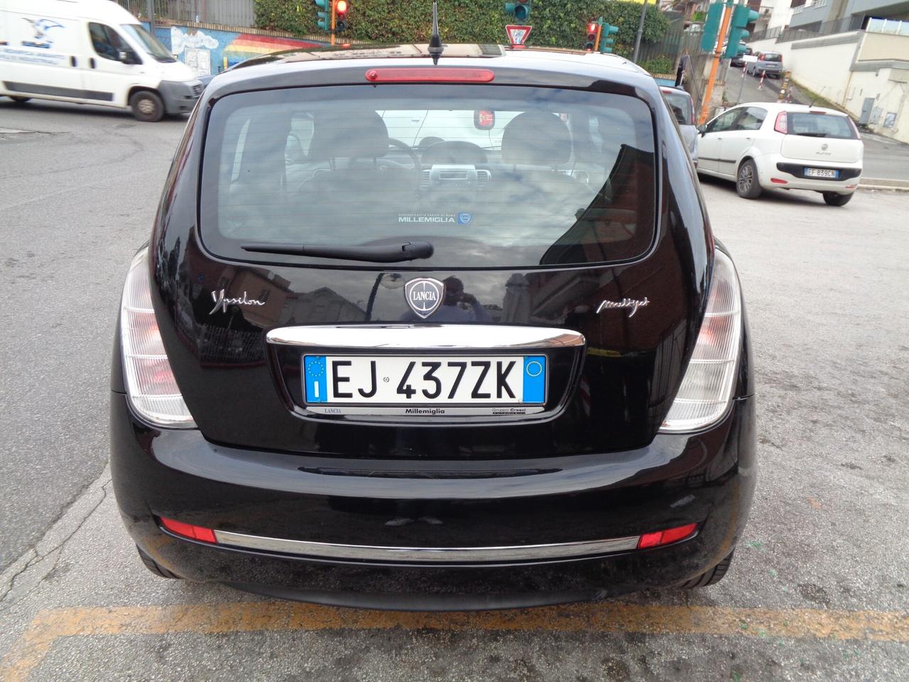 Lancia Ypsilon 1.3 MJT 75 CV Diva