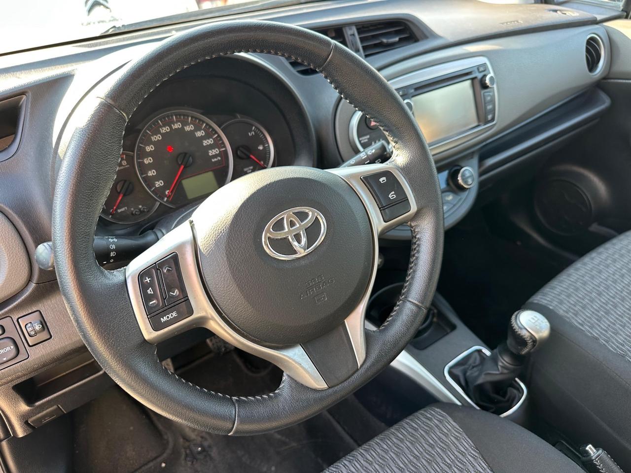 Toyota Yaris 1.0 5 porte Lounge neopatentati