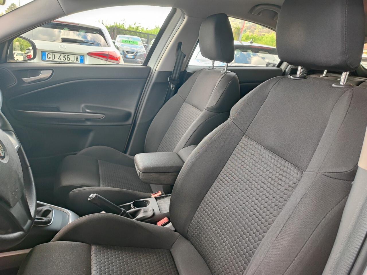 Alfa Romeo Giulietta 1.6 JTDm-2 105 CV Distinctive