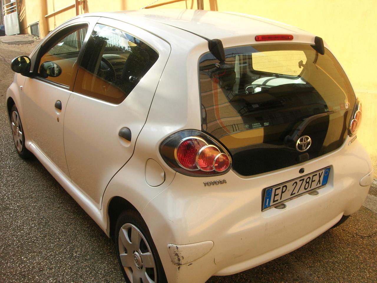 Toyota Aygo 1.0 12V VVT-i 5 porte Active Connect