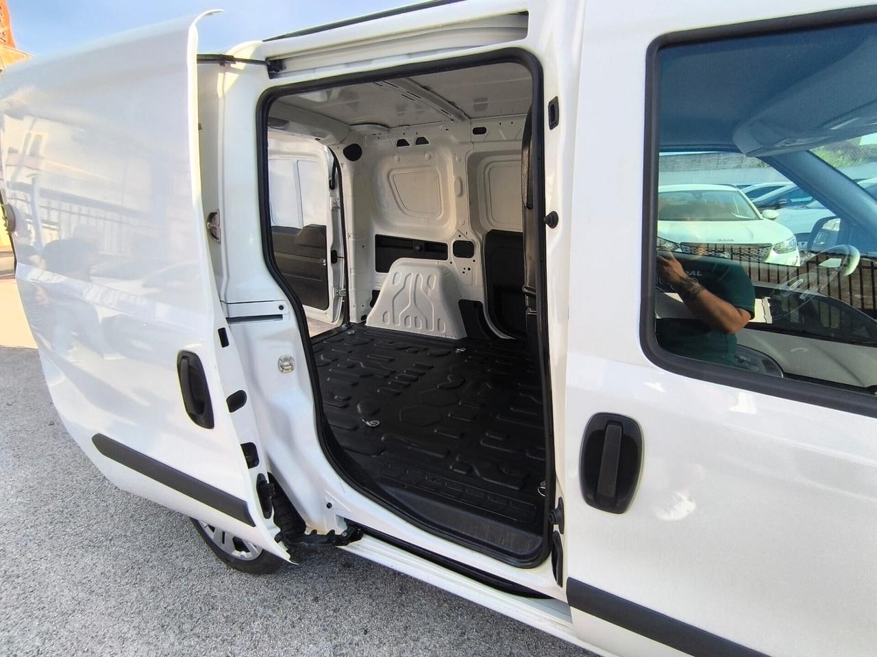Fiat Doblo 1.6MJT 105CV SS PC-TN Cargo Lounge 2021