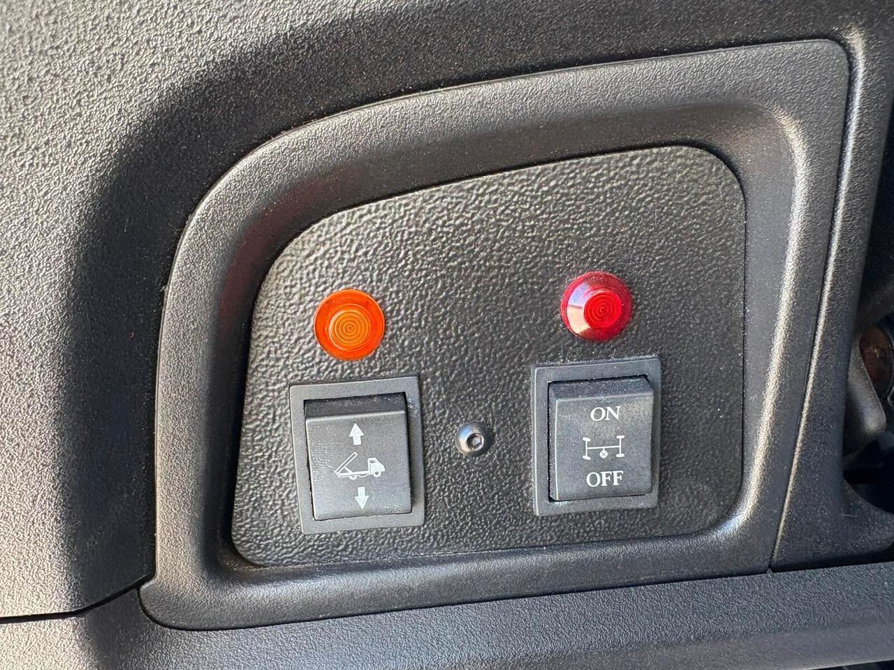 Iveco Daily RIBALTABILE TRILATERALE 35C12