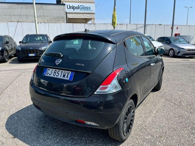 Lancia Ypsilon 1.0 FireFly 5 porte S&S Hybrid Silver