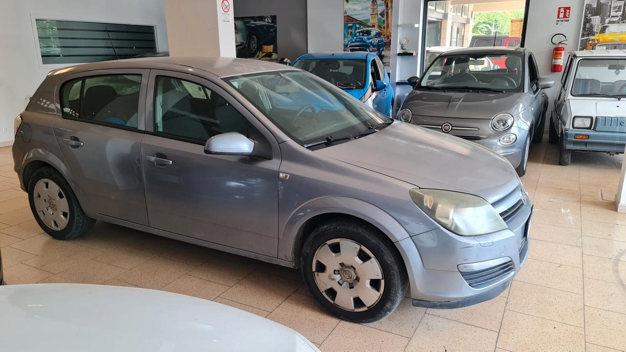 Opel Astra 1.4 16V Twinport 5 porte Enjoy