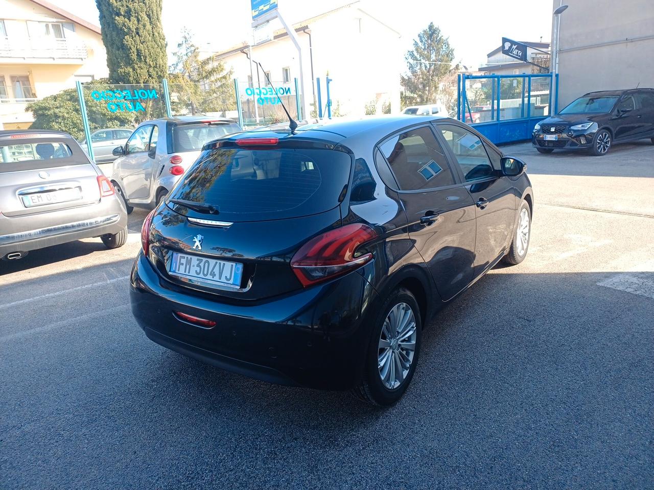Peugeot 208 PureTech 82 5 porte Allure